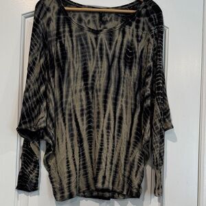 Love Culture Black and Tan Long Sleeve Top Size Medium